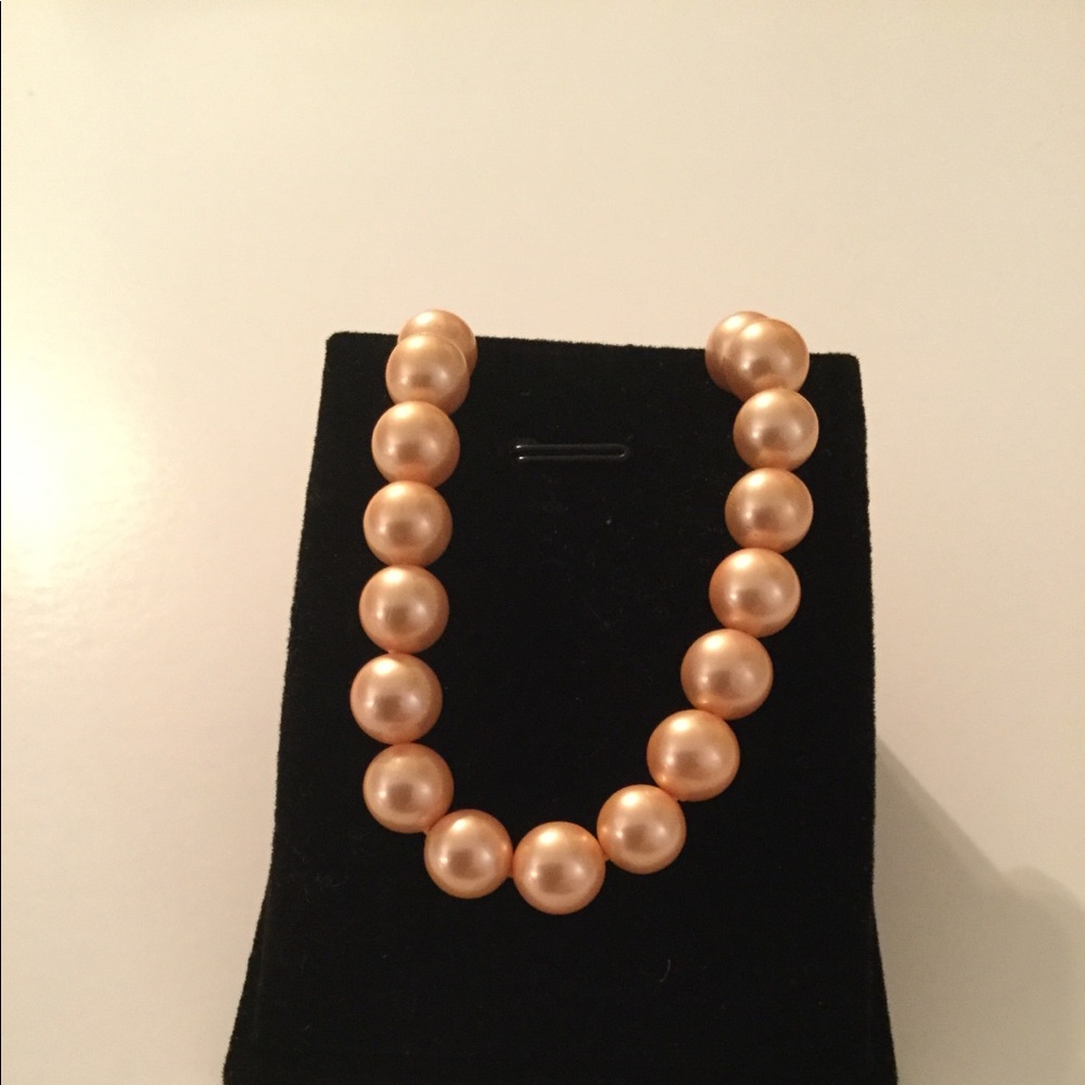 NWOT Pink Pearl Bracelet.